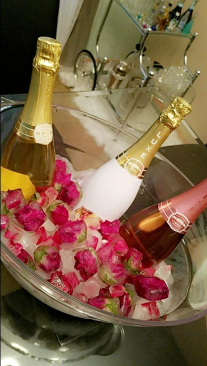 ROTTAY09's tweet photo. Champagne and flower?
Make flower ice cube for a different party.
Make life more colorful🌈🌈🌈🌈🌈🌈🌈
#icecubetray #iceballmaker #whisky #FreeProducts https://t.co/XHVJ8RwQDV