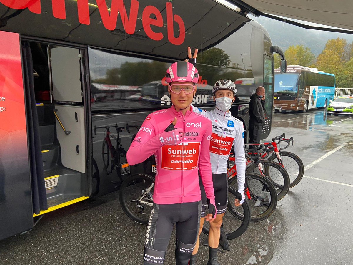 dorffdams's tweet photo. @DeRodeLantaarn ........Hindley heeft wéér plannen zo lijkt het https://t.co/uYQc5IVqU3