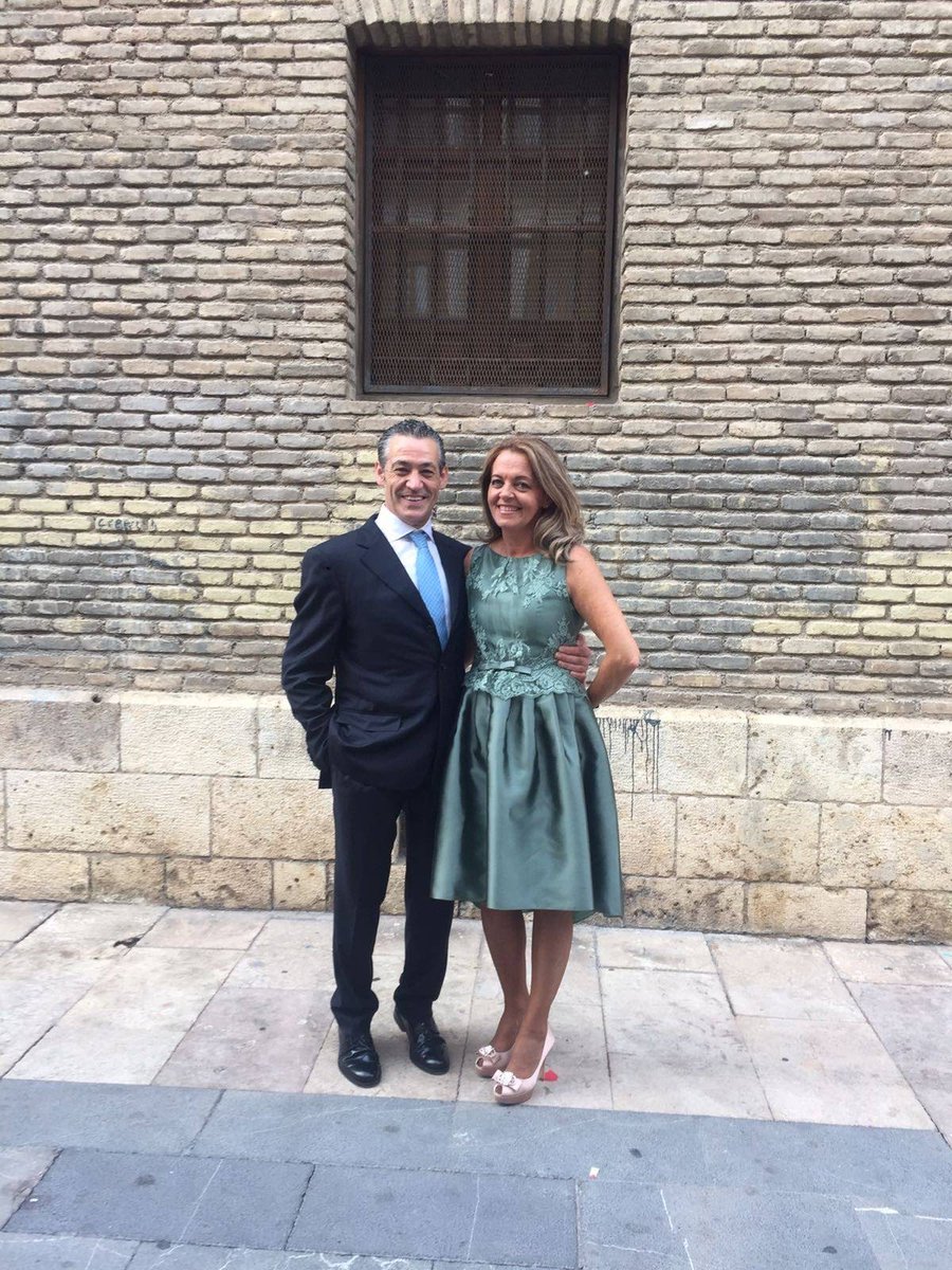 MarengoModa's tweet photo. Cada clienta es un mundo pero en Marengo Moda tenemos un #look para cada una de vosotras 😉 

Ojalá muy pronto podáis volver a compartir con nosotras muchas #fotos como esta de Mª José luciendo este vestido de Fely Campo tan #elegante y favorecedor. 

¡Espectacular! 😍 https://t.co/aCAhYa2rtI