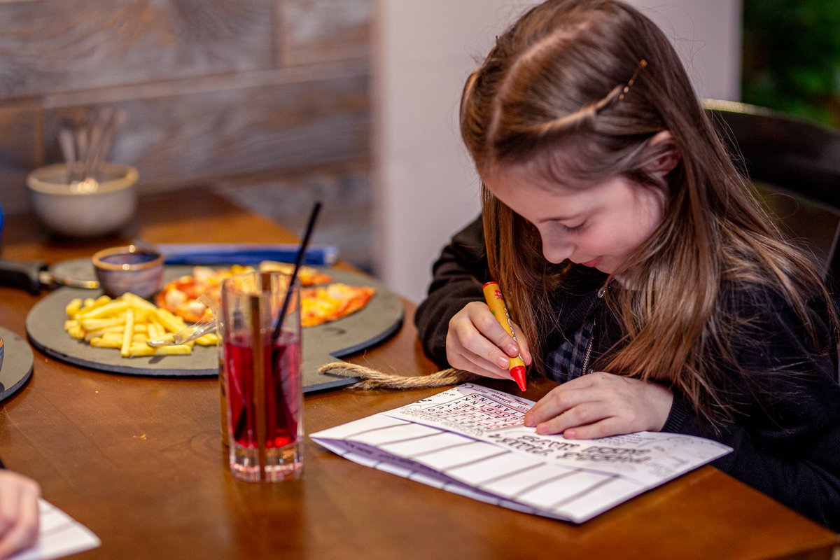 Friday feasts for the whole family. 🍕
Need to feed the kids after school? With our school run offer, kids can enjoy a free kids make your own pizza when an adult orders from our £10 set menu. 👨‍👩‍👧
Available today 3-5pm.
bit.ly/Rustica-booknow