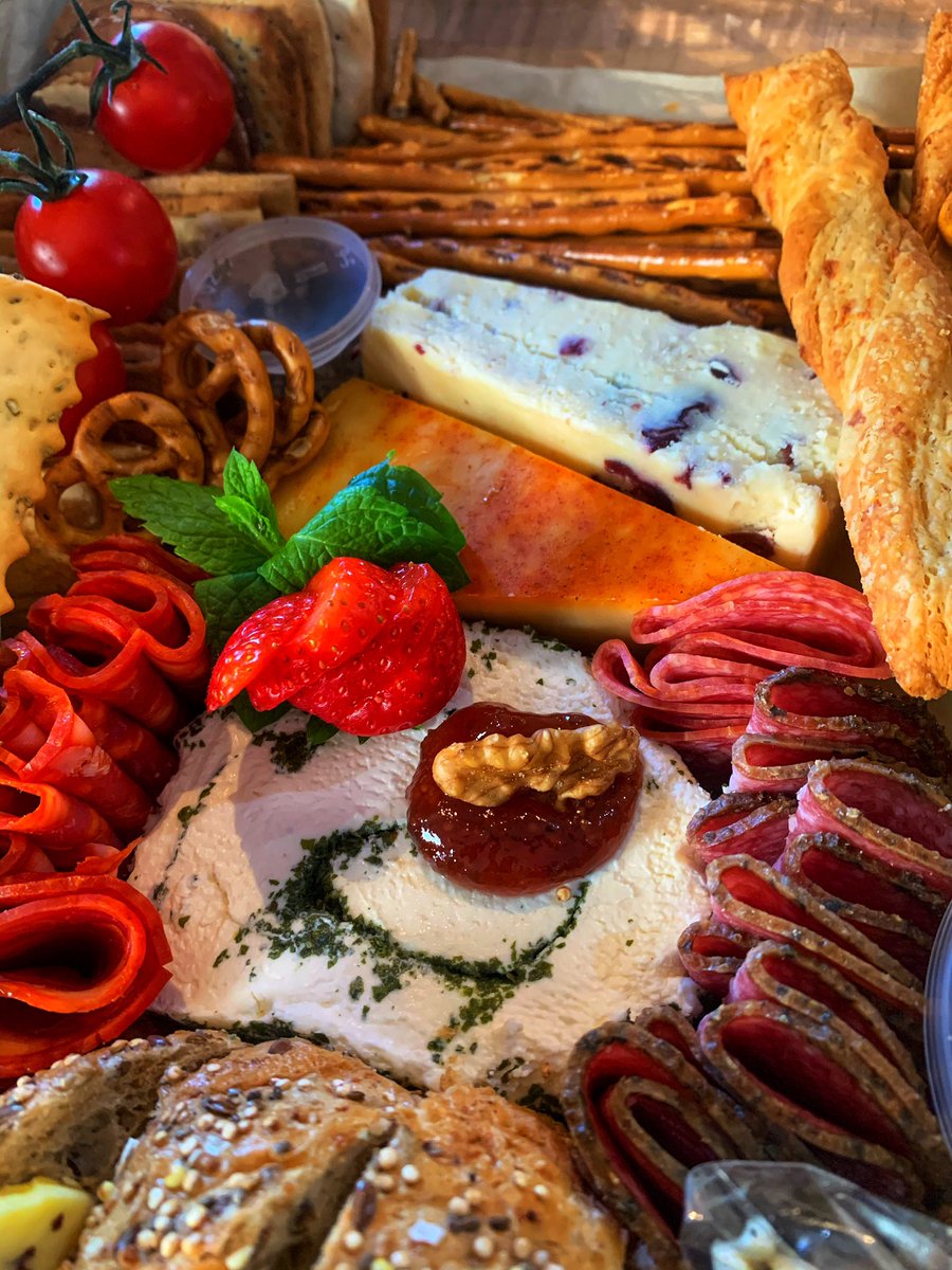 Delivery time !! The captains table cheese board!! Are you eating like a captain tonight ? 🧐