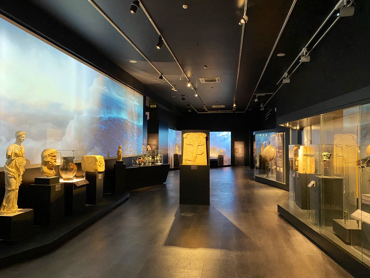 Check out these shots of the new temporary exhibition “Glorious Victories: Between Myth & History,” just opened at the  @namuseumathens!The exhibition commemorates 2,500 years since Thermopylae & Salamis & features one big Italian loan!1/8.. #greece  #museum  #art  #archaeology