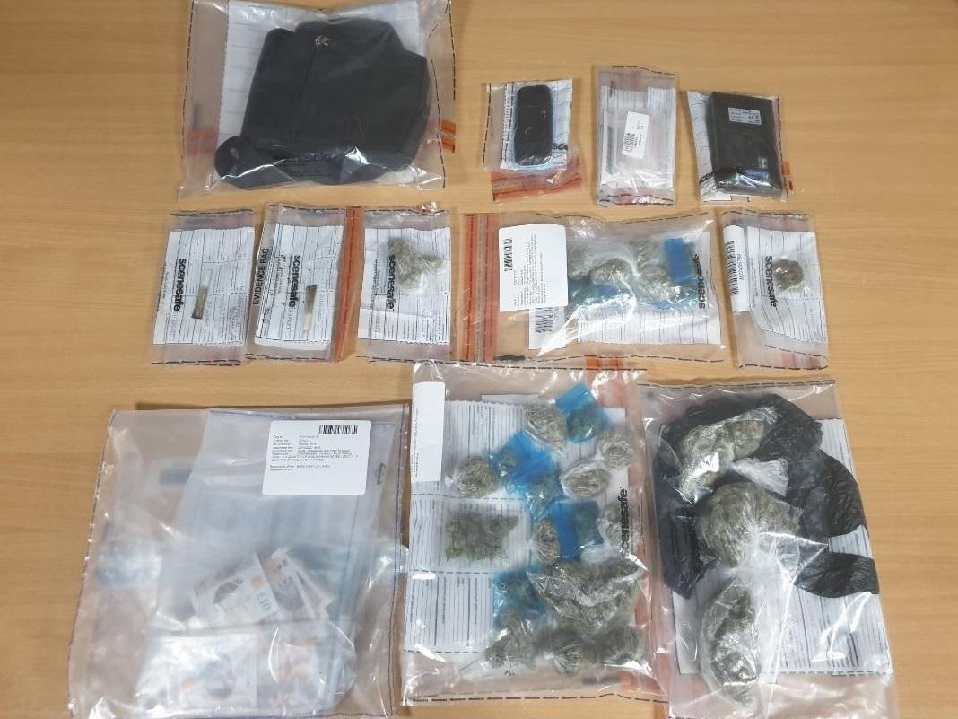 MerPolStHelens's tweet image. OP TARGET | We seized cannabis and cash, and arrested a man after officers attending a house in #ThattoHeath to take a statement yesterday noticed males making off and heard floorboards being moved upstairs. #OpTarget

Read more here 👇

crowd.in/aRuoOe