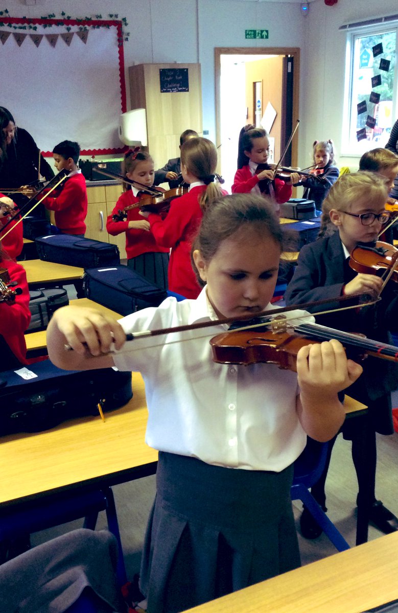 We have been excited for this for a while.... first time using our bows this morning! 🎻 @HMC_School @wark_shiremusic @coreena01 #PrimaryMusic #ViolinLessons #WeAreCreative