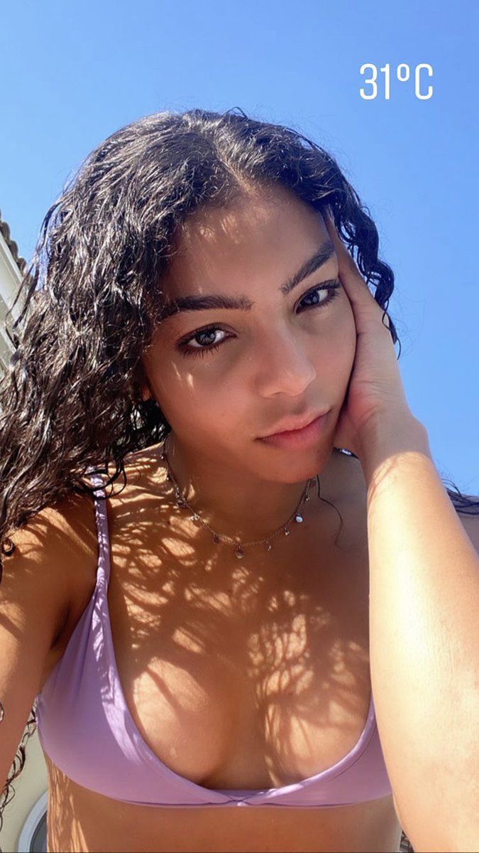worldnosh's tweet photo. EU VIVO NA MESMA ÉPOCA QUE A ANY GABRIELLY MEU DEUS DICODOXOSOCOSOXOCO ODIO DE MULHER LINDA https://t.co/tH1DlGV5kJ