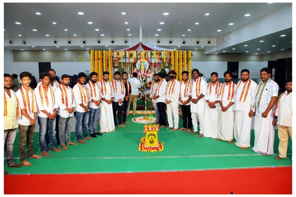 PawanKalyan's tweet photo. ఈ  కార్యక్రమాల్లో పాల్గొంటున్న చిన్నారులకు ,ఆడపడుచులకు,  జనసేన నాయకులకు  నా  మనః పూర్వక ధన్యవాదాలు https://t.co/YA2Ur0PSpS