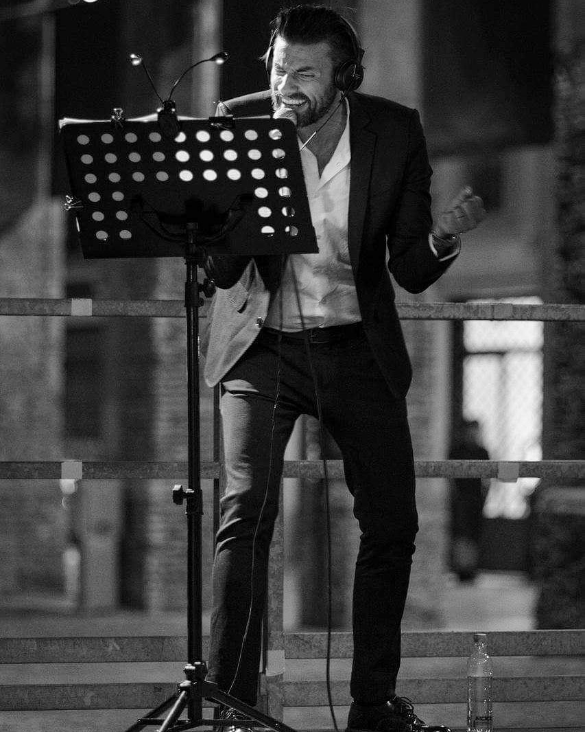 "Vorrei che tutti leggessero, non per diventare letterati o poeti, ma perché nessuno sia più schiavo"

#giannirodari100 #giannirodari 
#venerdì