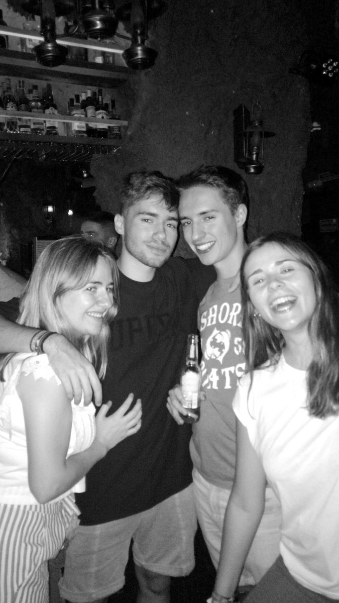 vbarannnn_'s tweet photo. @mikeloini #tbt (B&amp;N melancólico) https://t.co/VCdpdJlAM6