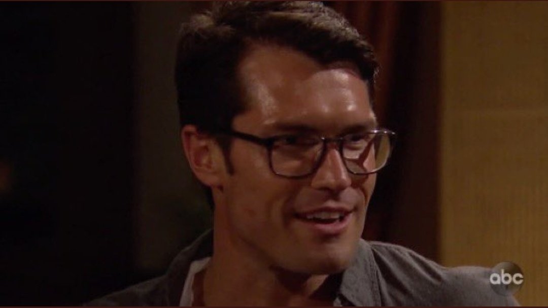 yeahokaysureYT's tweet photo. That moment when Harvard guy becomes your favorite part of the bachelorette.
#TheBachelorette https://t.co/FUtihVp3pN