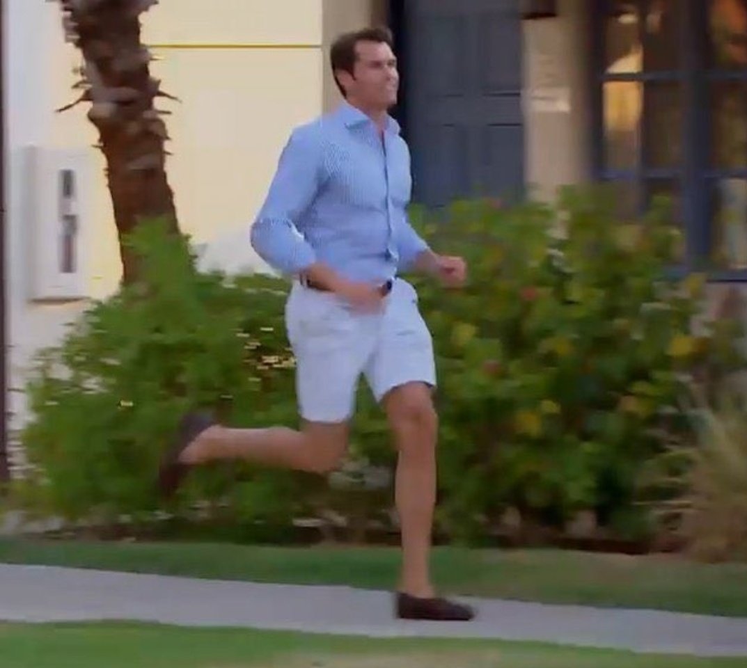 yeahokaysureYT's tweet photo. That moment when Harvard guy becomes your favorite part of the bachelorette.
#TheBachelorette https://t.co/FUtihVp3pN