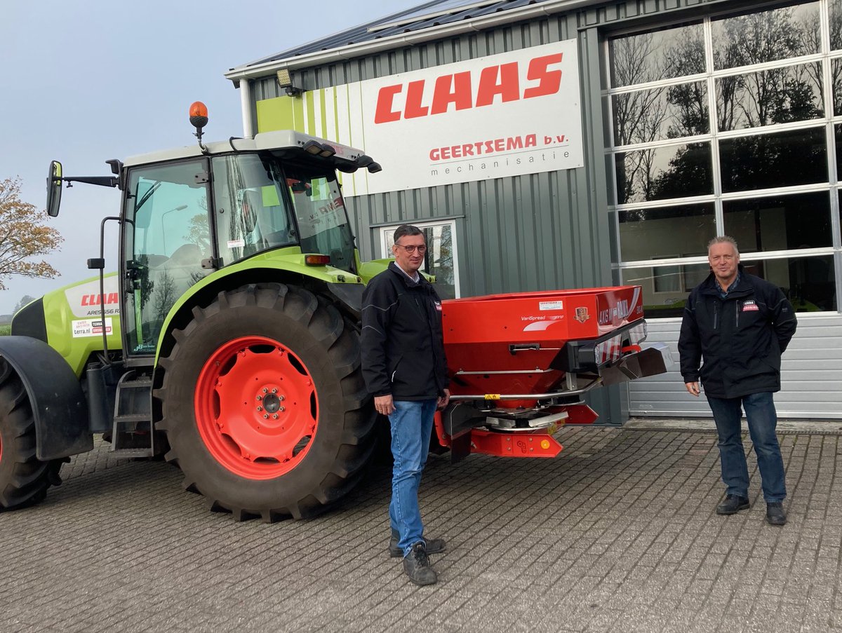 LMB_GEERTSEMA's tweet photo. Vandaag afgeleverd aan #AOC Terra Groningen deze Rauch Axis EMC+W Varispread Isobus. De strooier gaat gebruikt worden voor gebruik met taakkaarten en scholing #Ag-Leader GPS. @Trekkerweb @Trekkerfotograf @Agrifoto 
@ReesinkAgri @HomburgHolland https://t.co/dYC7TRJ7Pt