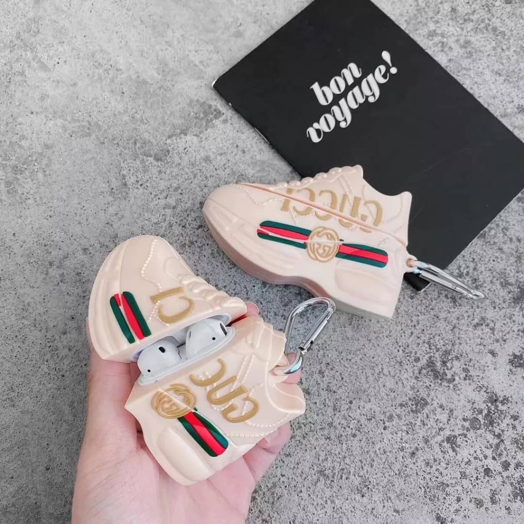 PodsCentre's tweet photo. Gucci Gang! 

(Airpods sold separately)

#AirpodsCase #AirpodsAccessories #AirpodsPRO #Airpods2 #bestwirelessearbuds #SiliconCase #bestsellingearbuds #wirelessearbuds 
#PodsCentre https://t.co/xBqkNMtojh https://t.co/DYdQb9kM7W