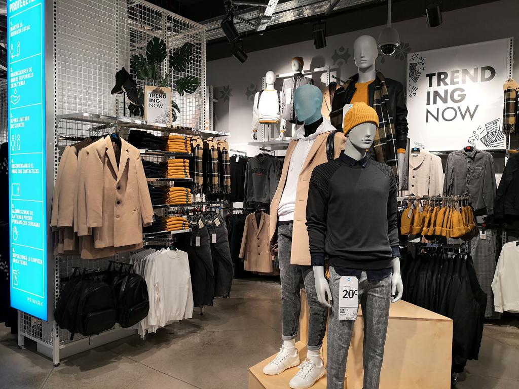 Primark's tweet photo. Explore the great outdoors with our trending essentials ๐ Prices starting from just ยฃ2.50/โฌ3/$2.50 https://t.co/foj6vG58cI #PrimarkMan https://t.co/EdqUFrngQv
