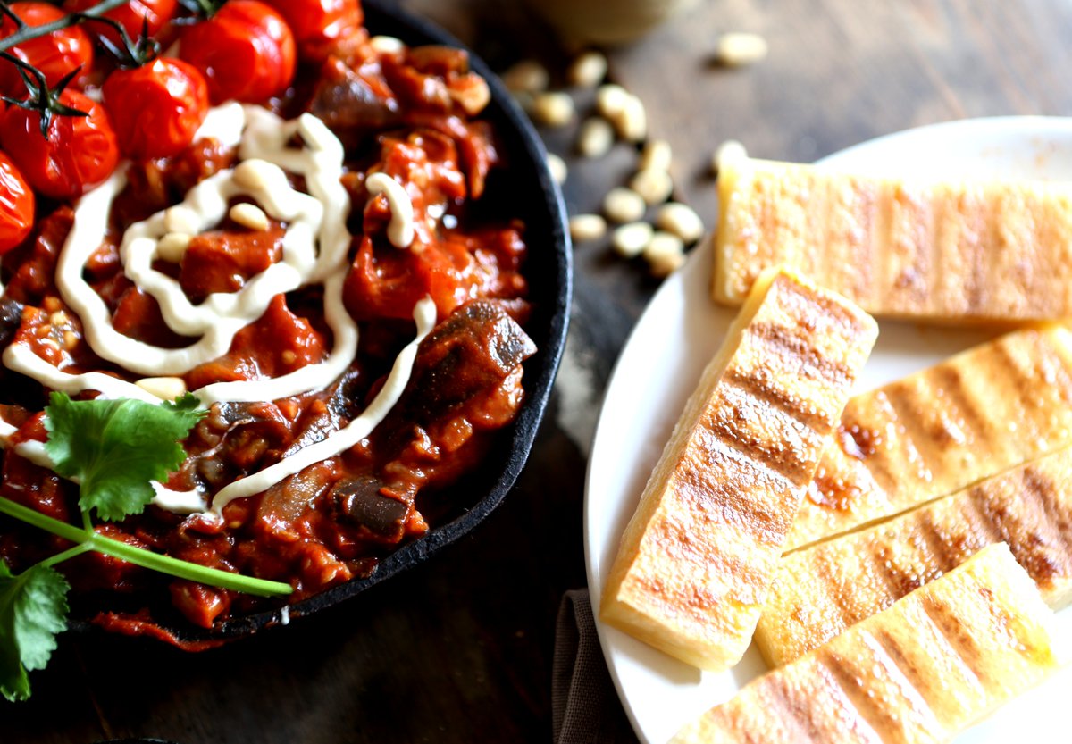 VegRecipeClub's tweet photo. Experiment with a traditional #Moroccan recipe, an aubergine based Zaalouk - have you heard of it? We've added vegan halloumi, flat bread, couscous, and roasted cauliflower to make it into a delicious sharing dish! #veganfood #zaalouk 😋
RECIPE: https://t.co/SljUxatT0y https://t.co/xiirsvrNFn