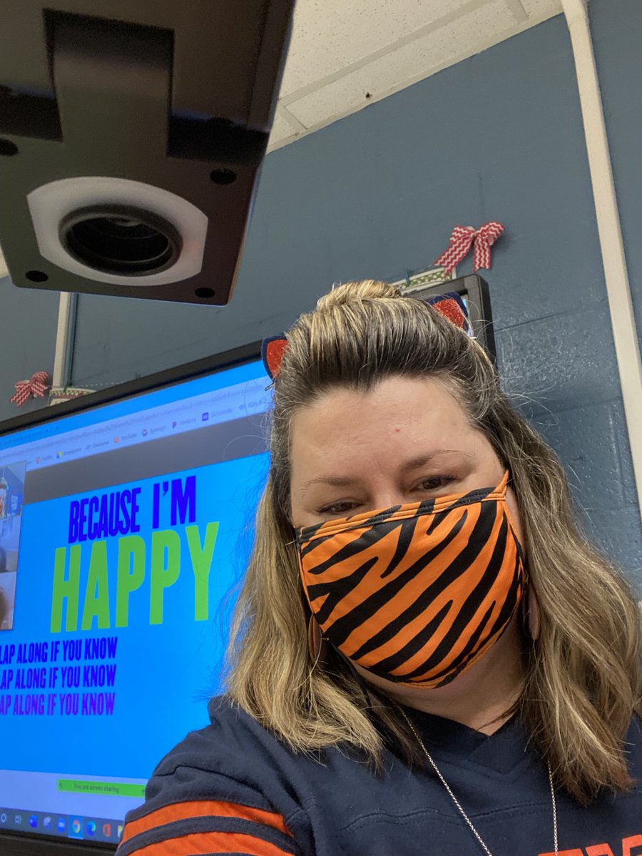 HGarrettTritt's tweet photo. Happy Tiger Pride Friday! #lovemytigerfamily ⁦@TrittSTEAM⁩ https://t.co/OLTfZ4nwb5