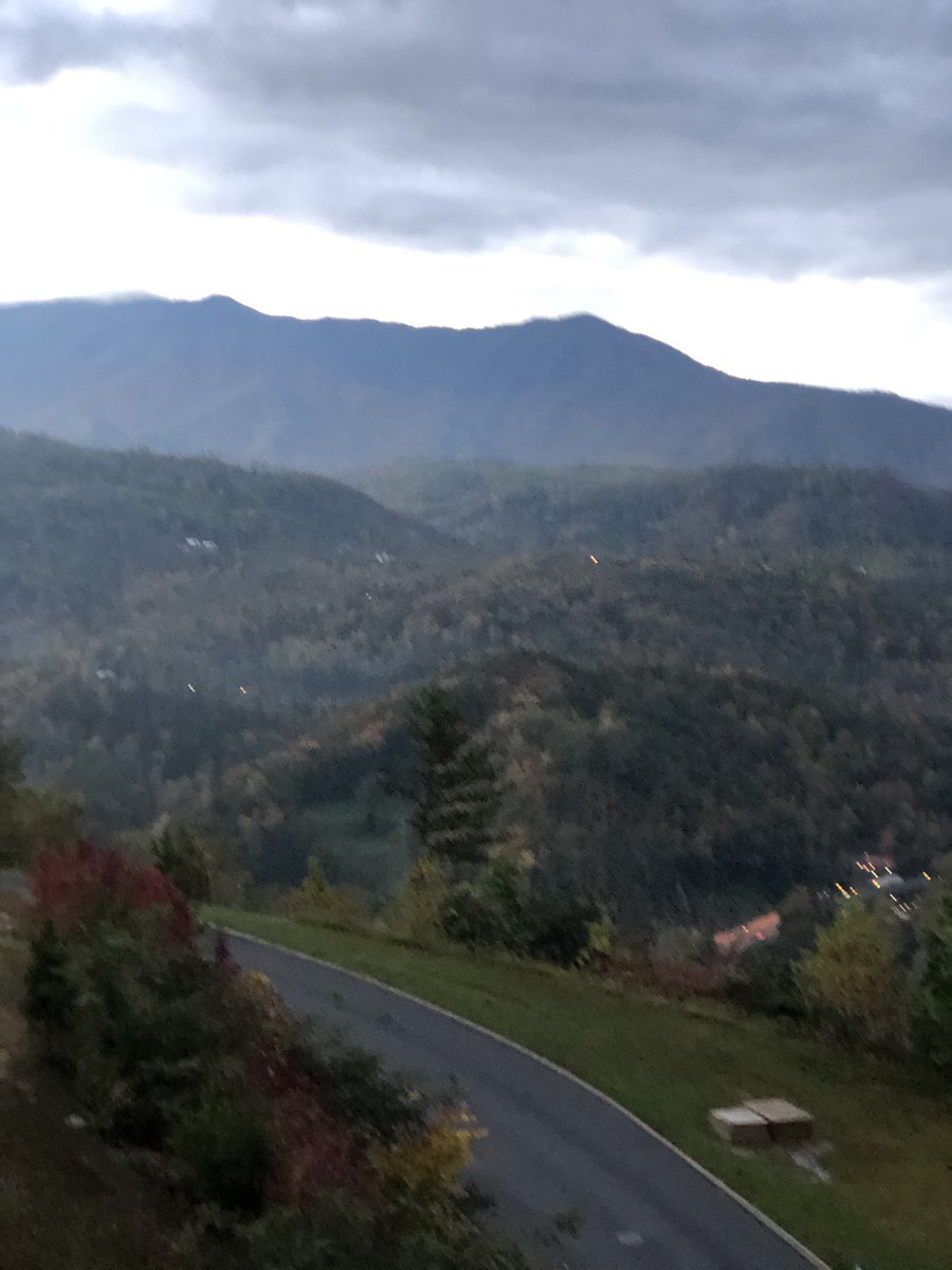 thegrannyMAC4's tweet image. Beautiful Tennessee view from our deck until Sunday. Alabama-Tennessee game on Saturday. Go VOLS! 🧡🧡🏈🏈