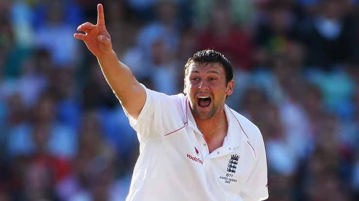  123 international matches  303 wickets

Happy birthday to former England fast bowler Steve Harmison. 