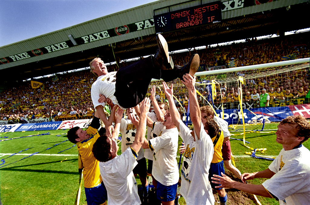 BrondbyIF's tweet photo. Han stod bag fire mesterskaber, tre pokaltitler og historiske sejre på Anfield og i Karlsruhe.

Ebbe Skovdahl, Brøndby IF vil aldrig glemme dig 💛💙
#SkovdahlsGuleHær https://t.co/K2rGd6kwab