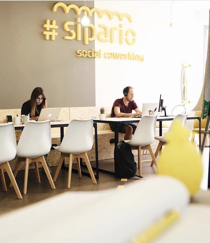 Are you somewhere in the heel of the boot (of Italy)? This seems like a really nice place to work.

#italy #cowork #digitalnomad #work #flexdesk #beprotected #zzp #werkplek #desk #galatina #tgif #flex #entrepreneur #ondernemer #businessman #selfmade #businesswoman #staysafe