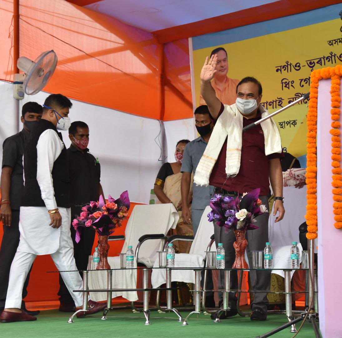 himantabiswa's tweet photo. Today in Nagaon, laid the foundation stone of Drain Construction from Dhing Gate Flyover on SH-47 to Sonai River. It is a much-needed requirement here.

MoS @Pijush_hazarika &amp; MLA @rupaksarmahbjp present.

#AssamPWD #AssamAlwaysAhead https://t.co/5V5hhHCaoI