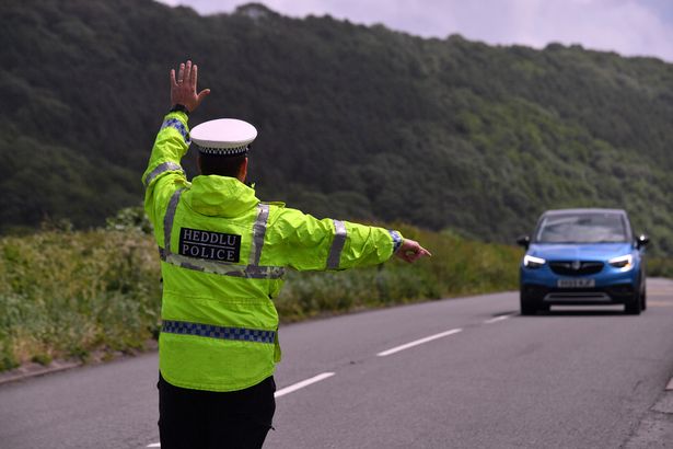 WalesOnline's tweet photo. Police checkpoints to be set up on the Wales-England border during fire-break lockdown
https://t.co/RyXzyDPr2S https://t.co/7a3AsFMjte