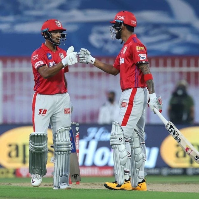 mayankcricket's tweet photo. @klrahul11 🤜🤛
How it started.               How it's going. https://t.co/6KGDshSoNp