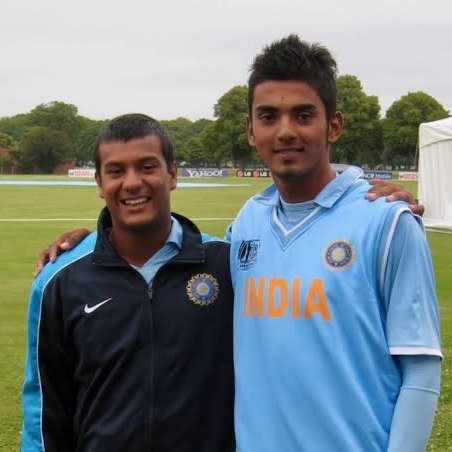 mayankcricket's tweet photo. @klrahul11 🤜🤛
How it started.               How it's going. https://t.co/6KGDshSoNp