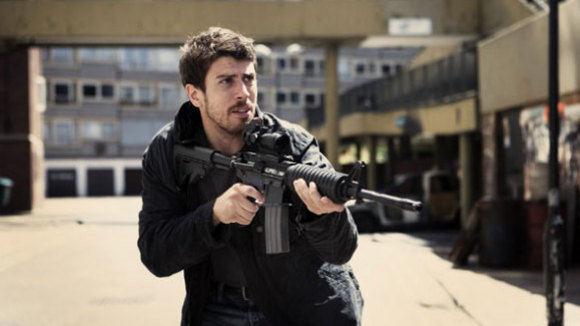 早撃ちケマル 映画 Veteran ヴェテラン The Veteran ラストの戦闘シーン 退役軍人という設定の主人公による 非常にリアルな技術を用いた銃撃戦として評価の高いシーンです 映画の銃撃戦の中で最もリアリティーにあふれていると言われているらしい 早撃ちケマル 映画 Veteran ヴェテラン The Veteran ラストの戦闘シーン 退役軍人という設定の主人公による 非常にリアルな技術を用いた銃撃戦として評価の高いシーンです 映画の銃撃戦の中で最もリアリティーにあふれていると言われているらしい