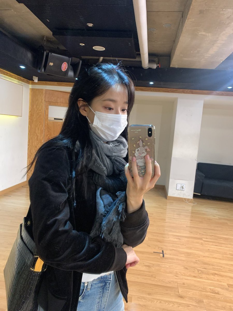 APRIL_DSPmedia's tweet photo. [#나은]
파인에플🍍 에이프릴과 즐거운 금요일 즐기고 계신가요〰️
아직 끝이 아니랍니다❣️
잠시 후 10시 낭벤걸스도 본방사수 해주세요💫

#APRIL #에이프릴 #이나은 
#네이버NOW #어벤걸스 https://t.co/WA66FnCdrg