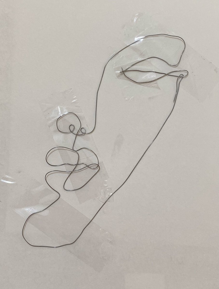 mrse_art's tweet photo. I am so pleased with this blended learning task done today by year 11! #wiresculptures inspired by the artist Alexander Calder. @KingHenrySchool https://t.co/DeQE3RCES0