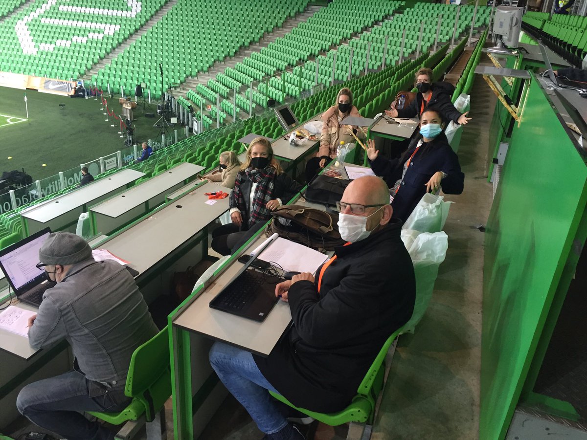 Kon best een primeur zijn: meer vrouwen dan mannen op perstribune bij #nedest