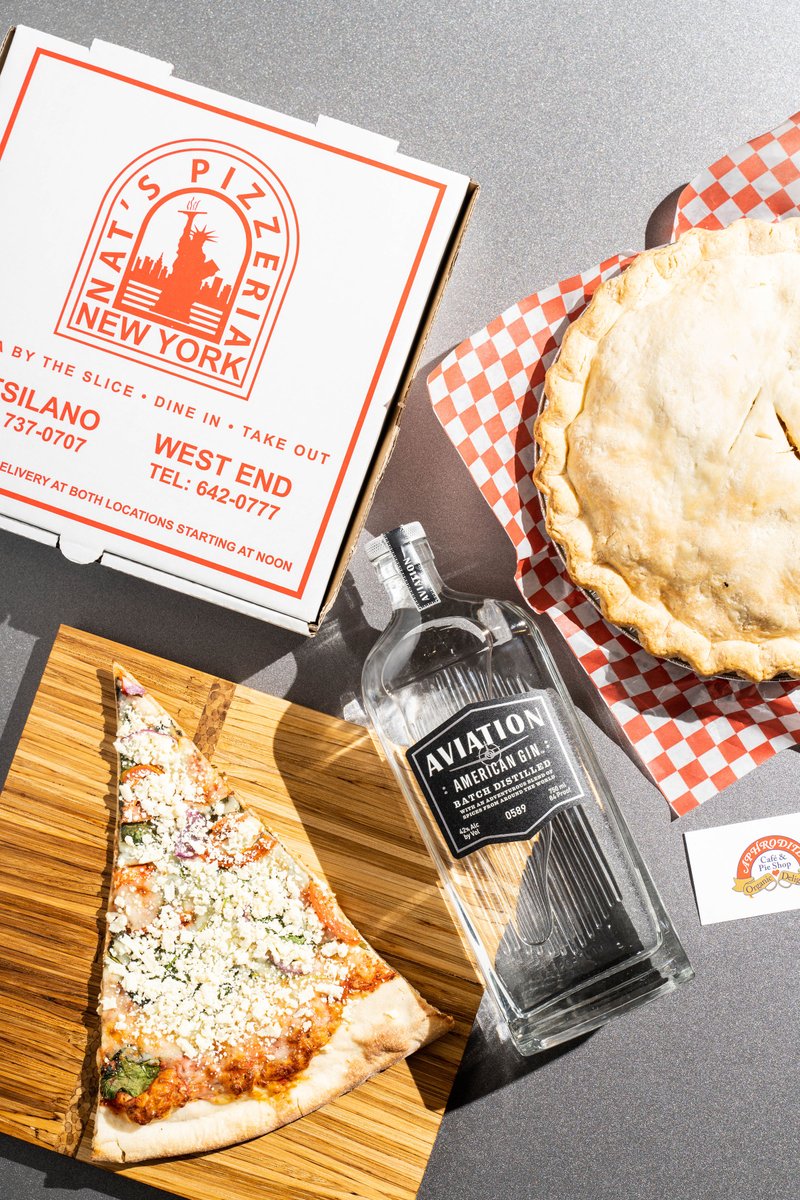 ChopValue's tweet photo. Happy Birthday, @VancityReynolds, we made this just for you. Featuring a few of your favourites — a slice of 5th ave never looked so good.
(cc: @AviationGin @nats_pizza @aphroditescafe) https://t.co/hzeiXAwsbq