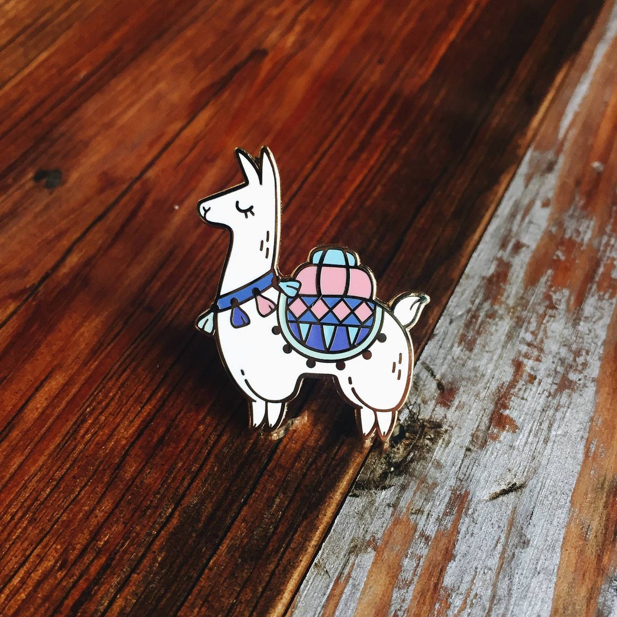BlueGenieBazaar's tweet photo. Meet artist Annie Lin, the creative mind behind the sophisticated whimsy of Floating Forest Studio!
Learn more on our blog: https://t.co/hRvpcUE54P
#bluegenieartbazaar #supportlocalaustin #shopatx #austinmakers https://t.co/V7MsYB5Mxg