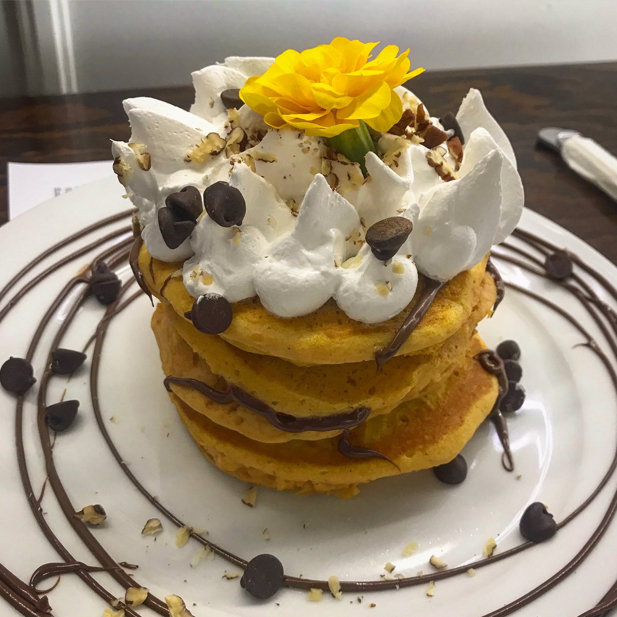 SafeTravelsmx's tweet photo. #recommendation #halloween #pumkinpancakes @ LaBelle by CoffeePoint https://t.co/i6IpjXgslX
