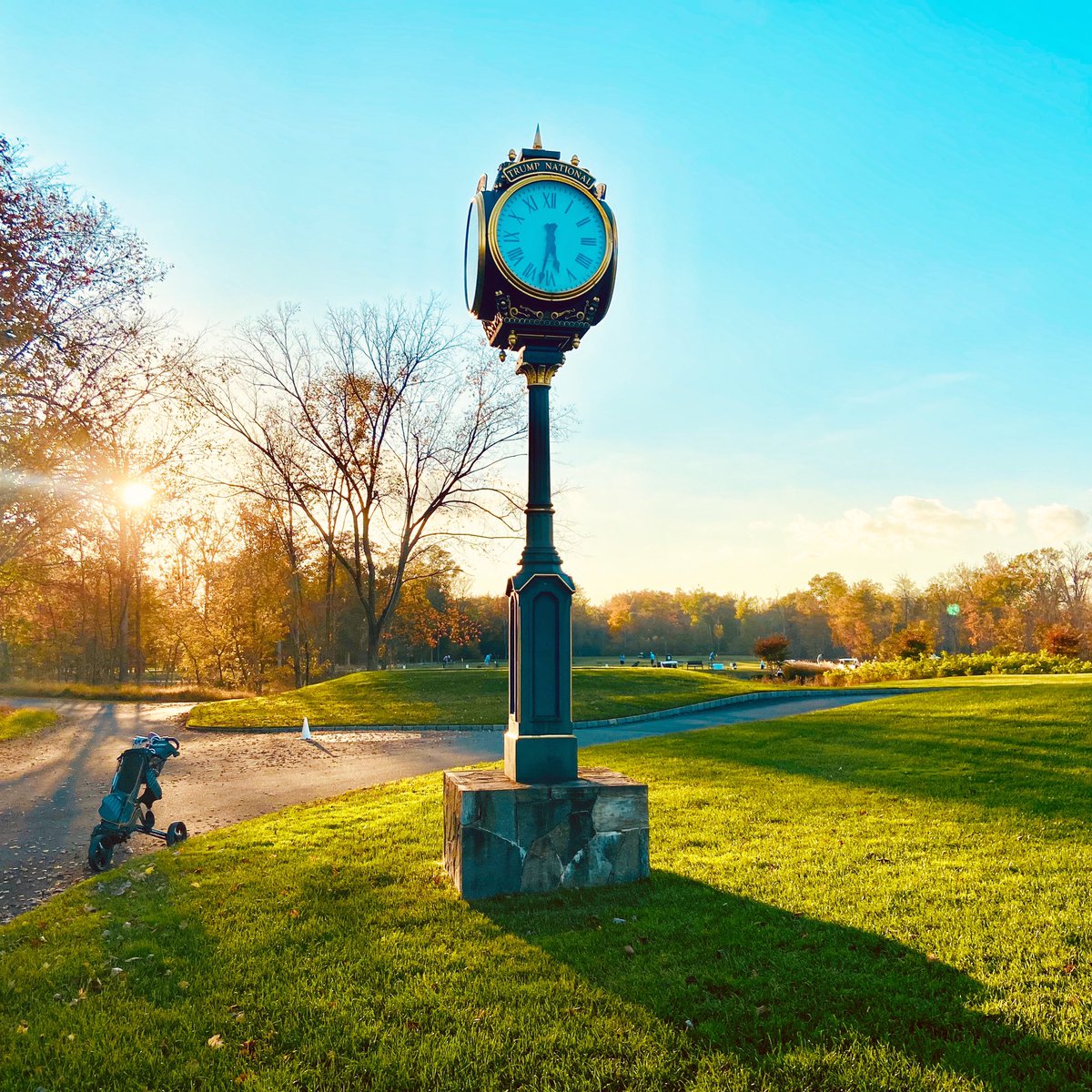 TrumpGolfDC's tweet photo. Happy Friday - this gorgeous autumn ๐ week flew by at @trumpgolfdc ! #trumpgolf #dcgolf #pgacourse #trumpclock #october #falldays #friday #fallgolf #drivingrange #golfcourse https://t.co/BUreh4TEh4