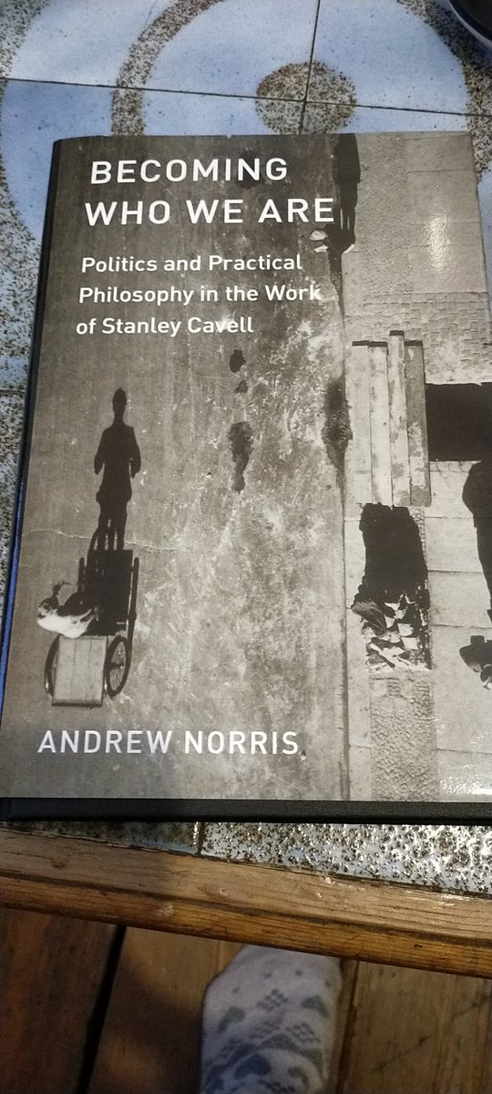 This just arrived today and I'm already hooked...free books are certainly a good way to thank peer reviewers for their work 😁👌