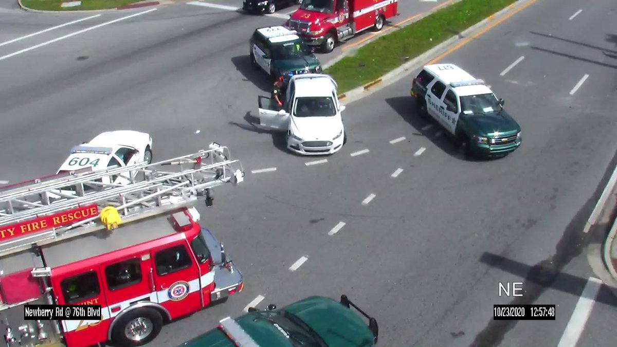 VEHICLE CRASH: Newberry Rd @ 76th Blvd. All EB and NB lanes are blocked. WB Left turn and SB thru lanes are blocked. Please use caution in the area and expect major delays. - KDC