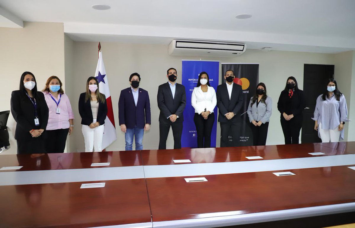 PublioDeGracia's tweet photo. ¡Bienvenidos Mastercard! Hoy como @DGIpma cerramos esta alianza estratégica con esta importante marca para facilitar el pago de los impuestos. https://t.co/lRxbEduTep