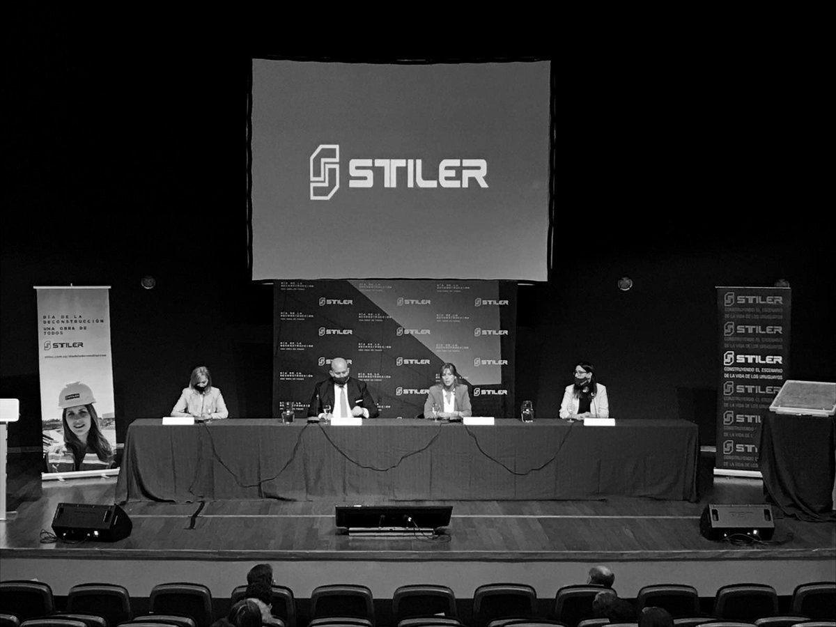 CamaraTBWA's tweet photo. Vicepresidente @beatrizargimon: “Este año se inició un camino que ojalá sea imitado por otras empresas el año próximo” - #DíadelaDeconstrucción #Stiler https://t.co/NHYiOGUrPB