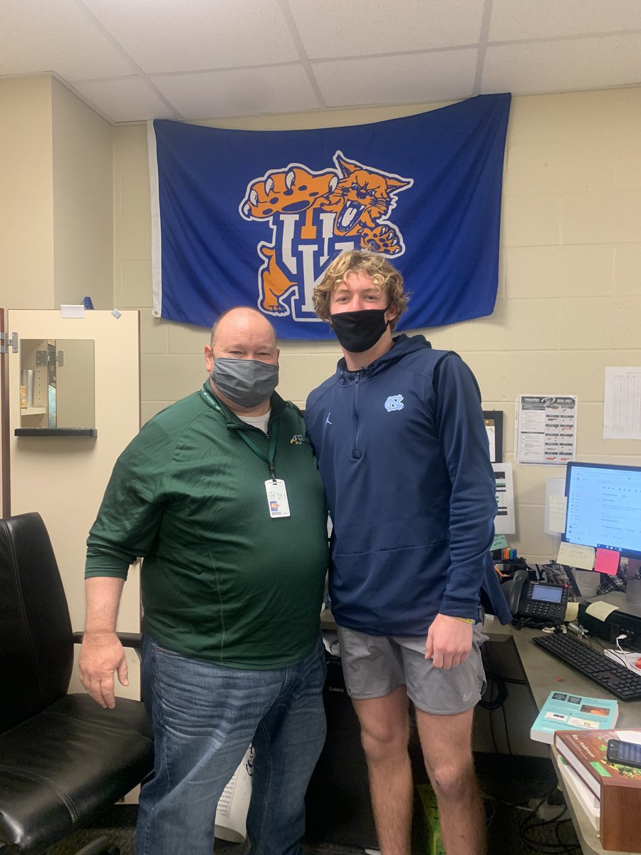 cameronharpole's tweet photo. My teacher of the week shoutout goes to @CraftyEcon thank you for being a great teacher and a great person!! @ProsperEaglesFB 🦅 https://t.co/xYpYo0uoFi