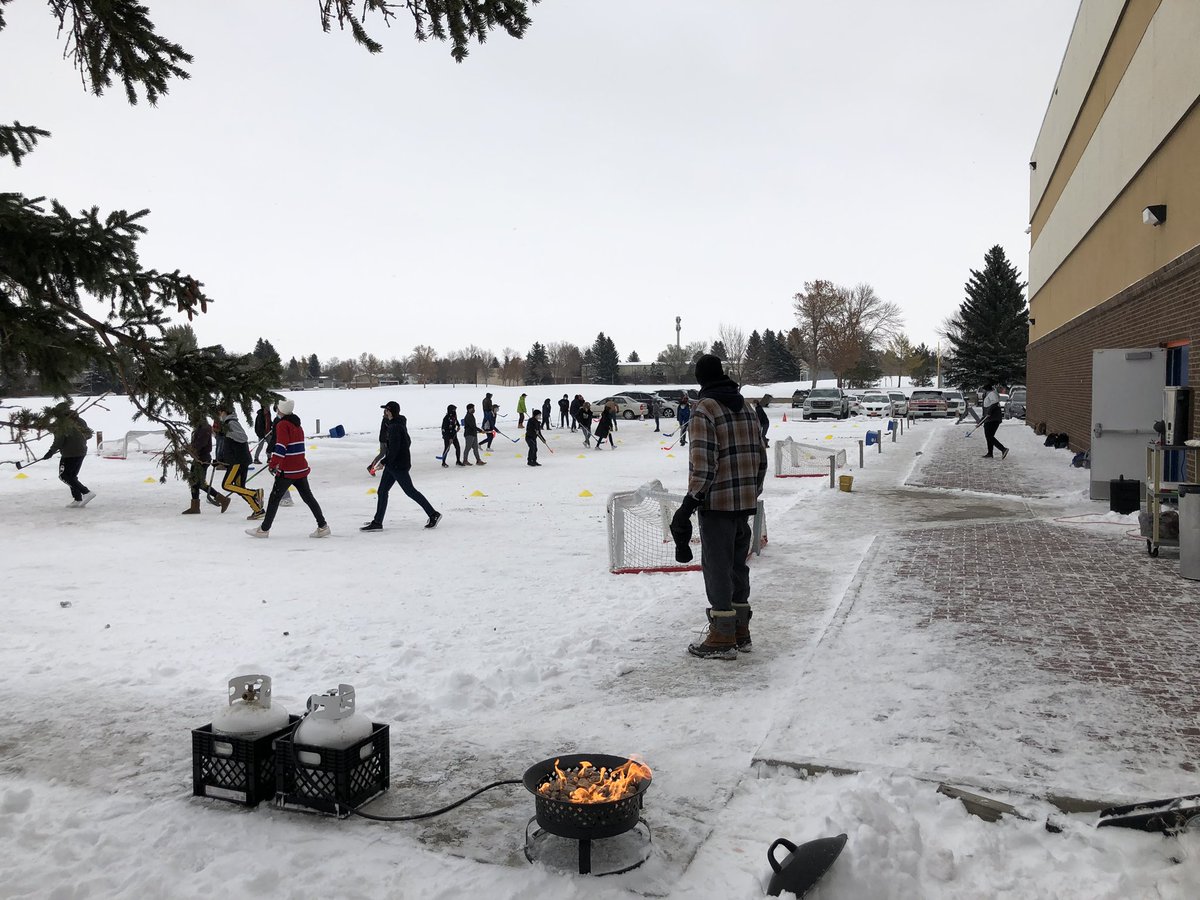 churchill_pe's tweet photo. Churchill Phys Ed Winter Classic Road Hockey Tournament. Great way to end the week! #churchillpride #churchillfamily #winterphysed @LethSchDivision @wchslethbridge https://t.co/Ui8Z723KWX