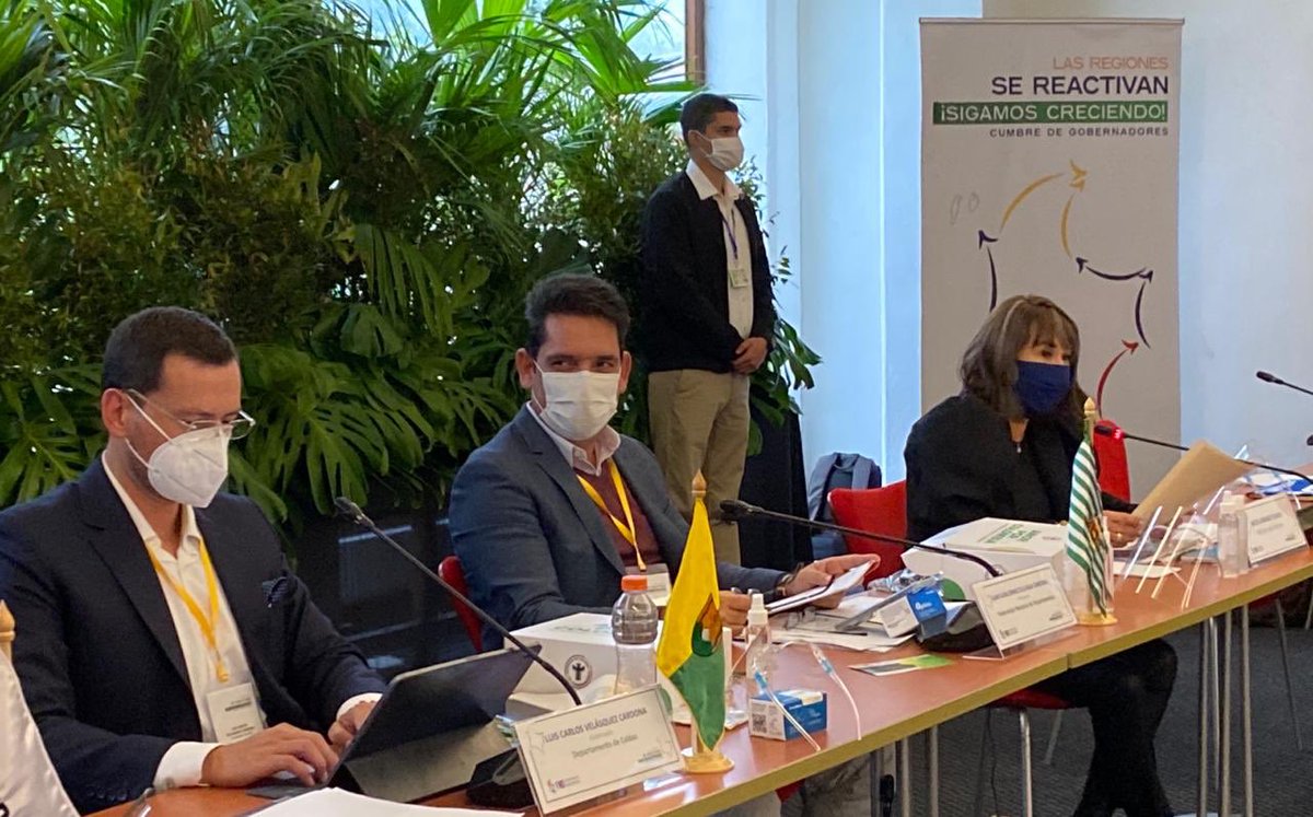 Hemos desarrollado sesiones de trabajo junto con los gobernadores, para analizar estrategias de reactivación económica teniendo presente siempre la protección de la salud de los colombianos. #LasRegionesSeReactivan @infopresidencia @ViceColombia @MinInterior @FNDCol https://t.co/8HFc1OkPoc