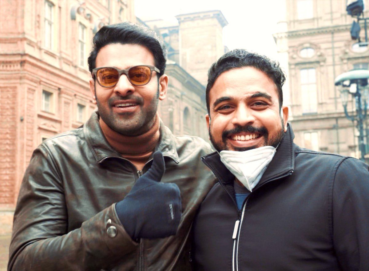 director_radhaa's tweet photo. Wishing my Vikram Aditya a very happy birthday 🥳🥳🥳 Sirrr knowing you was a privilege and directing you is an Honor 🙏#RadheShyam #HappyBirthdayPrabhas https://t.co/oqx6v3pdTe