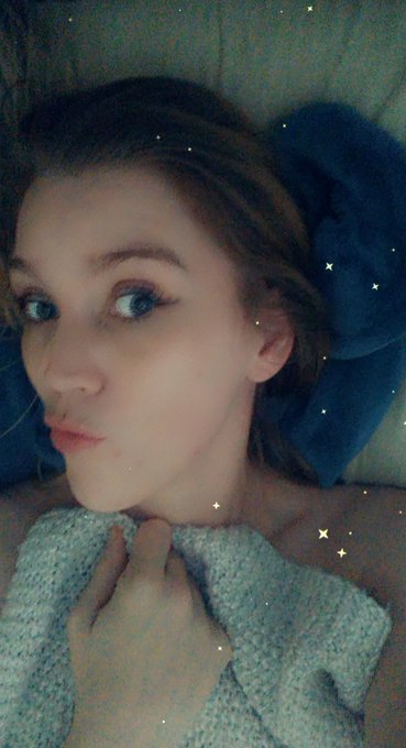 LMAO If you have 20k followers, but are threatened by the girl with 100... you got issues, I got tissues<a href="/tag/camgirl"class="tags"><span>#camgirl</span></a><a href="/tag/camgirlpromo"class="tags"><span>#camgirlpromo</span></a><a href="/tag/camgirlz"class="tags"><span>#camgirlz</span></a>