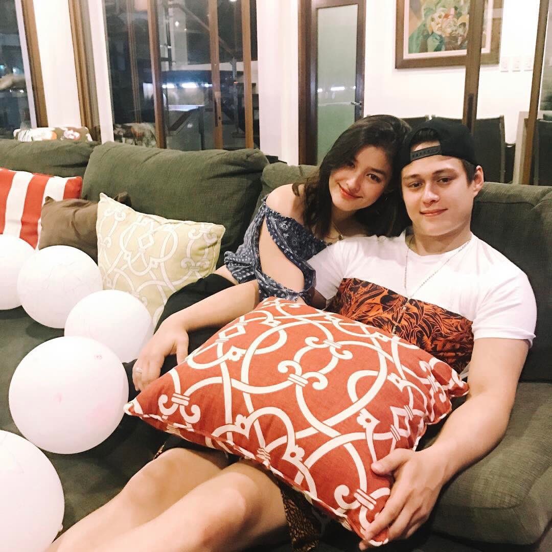 shuminatozaki's tweet photo. Remember how everyone here went ballistic when she uploaded this hahaha grabe tapang na ni Hopia dito

#LizQuenSIXnificantLove https://t.co/enA0fnyihc