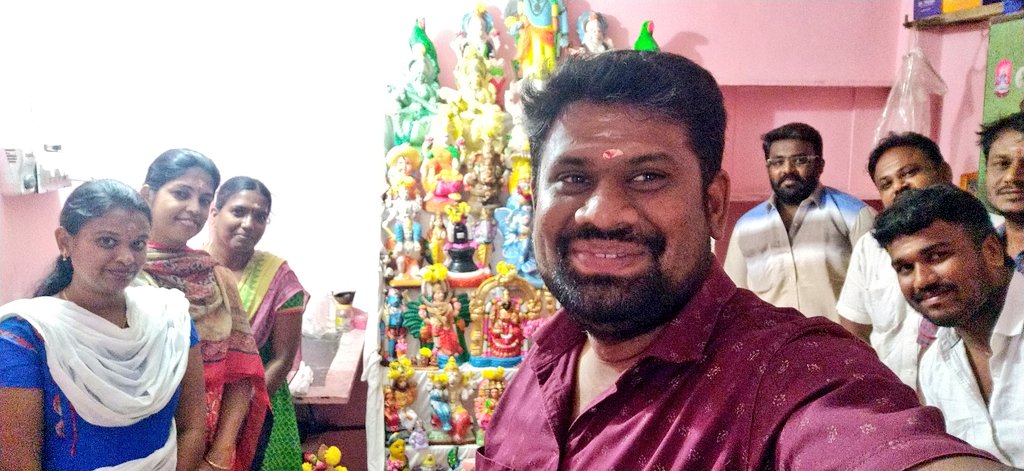 SSudhakarTwits's tweet photo. #Navaratri 🙏
#happynavaratri 👏
#TodayInHistory✌️
#friendcheckfriday❤️
இன்றைய தினம் மகிழ்ச்சியான நாளாக நிறைவடைந்தது நண்பர்களால்... நவராத்திரி கொலுவிற்கு வருகை தந்து சிறப்பித்துவிட்டு சென்றனர்.
இந்நாள் போல எந்நாளும் அமைய அருள் புரிவாய் இறைவா🙏👏. https://t.co/jzKH3dQISK
