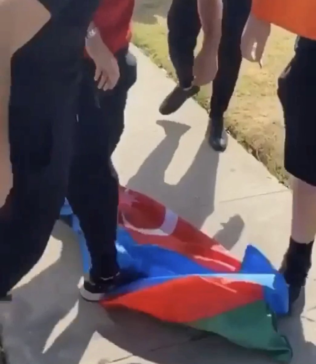 ⚡️07/20. Before War. USA. #Armenia mobs cheering while spitting on, driving on and burning #Azerbaijan flag. ‼️#StopArmenianAggression #DontBeBlind #DontBelieveArmenia #KarabakhisAzerbaijan