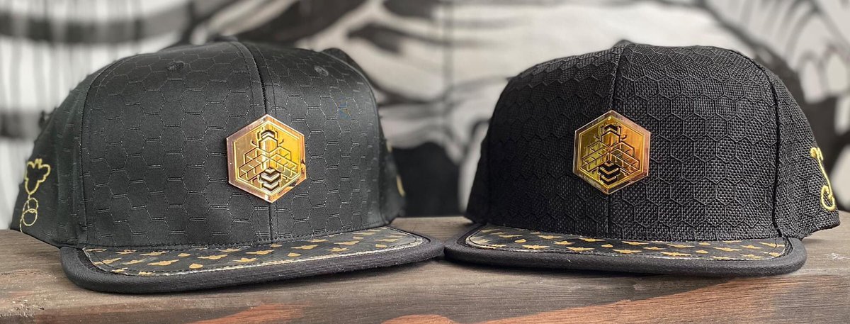 GrassrootsCali's tweet photo. The #BeeSlick Black Hats have a metallic #honeybee badge on the front, complete with non-stick #silicone #dab mat on the brim and #honeycomb pattern embroidered in gold on the black pearl #hemp underbrim. Limited Edition of 210. 

Shop now: https://t.co/P0iwDczVqf https://t.co/dWpjAzWtBC
