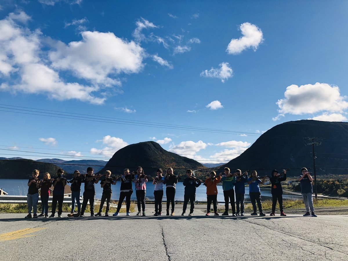 StJamesAllGrade's tweet photo. Our grade 3/4 students have been learning something pretty awesome: how to play the violin! Ms. Jacobsen &amp; her class would like to send a giant THANK YOU to Gary Bennett Music in Corner Brook for generously donating new strings for these fiddles. Much appreciated!
🎻🧡
@NLESDCA https://t.co/5keV9Wt6mo