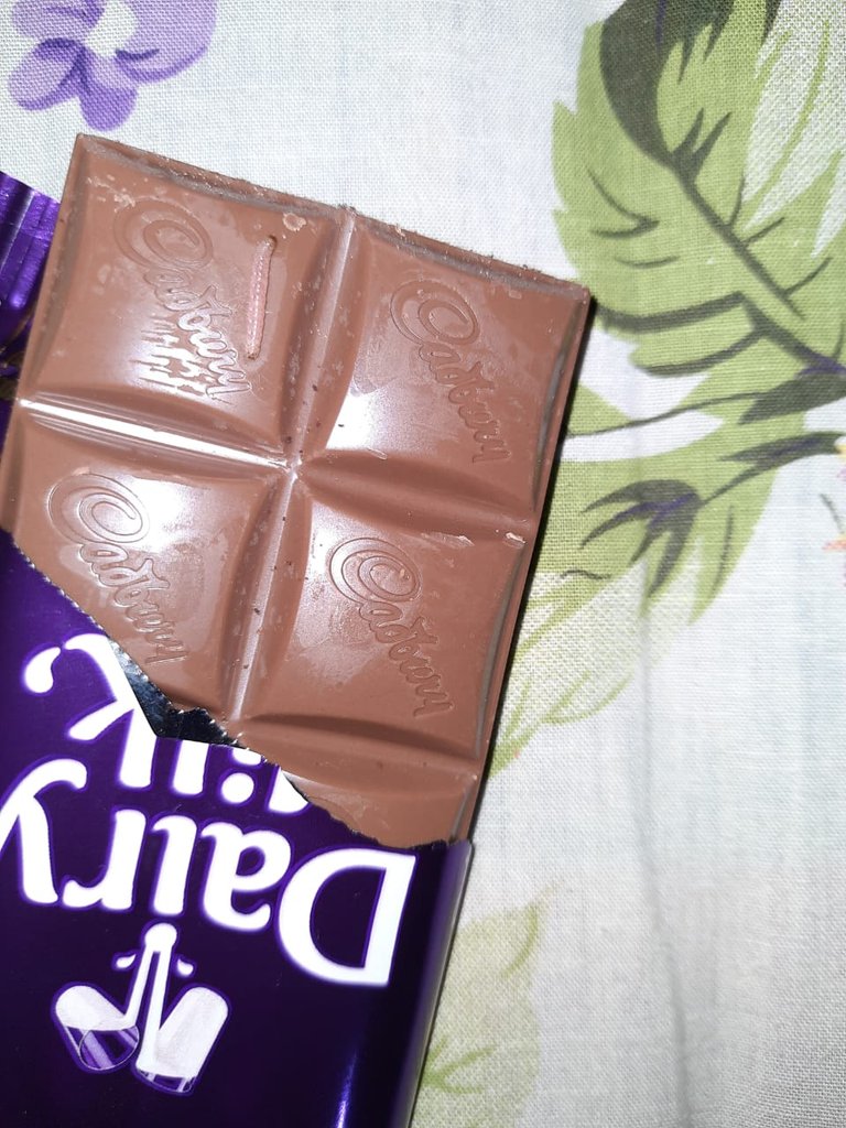 satyajeet_009's tweet image. @DairyMilkIn @fssaiindia @jagograhakjago Found a worm inside my dairy milk maha pack,the colour of the worm is exactly chocolate colour. Never expected such a thing from brand cadbury @DairyMilkIn i want this case to be considered seriously and compensate me accordingly